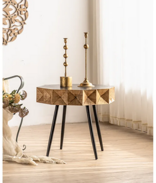 Elegant Coffee Table With Metal Legs