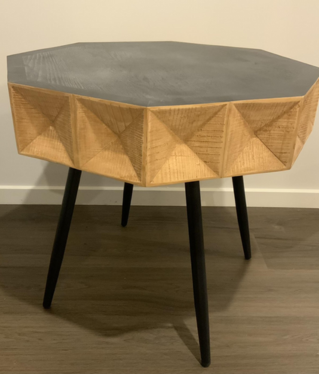 Elegant Coffee Table With Metal Legs